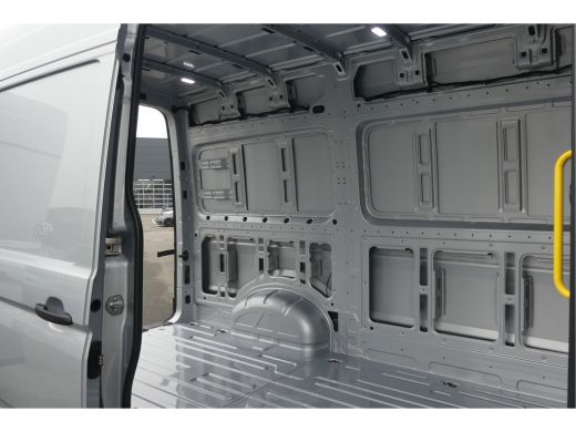 Volkswagen Crafter 35 | Automaat 140 | Led | Adaptive Cruise | Camera | Navigatie | Exclusive ActivLease financial lease
