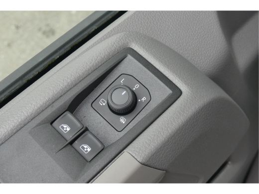 Volkswagen Crafter 35 | Automaat 140 | Led | Adaptive Cruise | Camera | Navigatie | Exclusive ActivLease financial lease