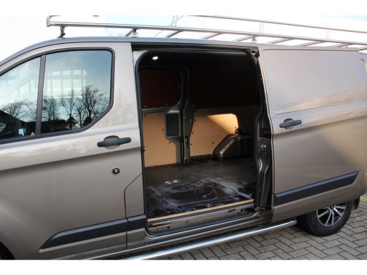 Ford Transit Custom 320 2.0 TDCI 170PK L2H1 LIMITED AUTOMAAT | 1E EIGENAAR! | NL-AUTO! | DEALER OH! | NAVI | CAMERA |... ActivLease financial lease