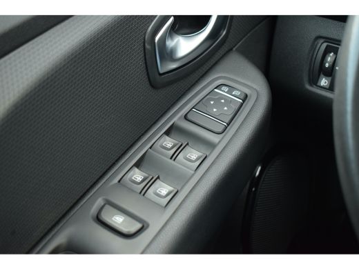 Renault Clio Estate 0.9 TCe Limited | Navi | Cruise | Airco | 16" LM ActivLease financial lease