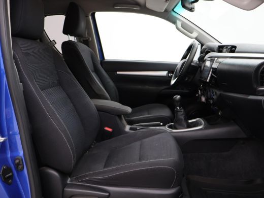 Toyota Hilux 2.4 D-4D-F 150 PK 4X4 XTRA CAB COOL COMFORT + 3200 KG TREKHAAK / NAVIGATIE / DEALER ONDERHOUDEN ActivLease financial lease