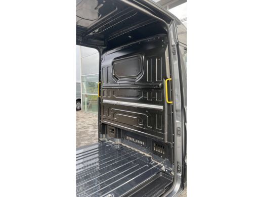 Volkswagen Crafter | 177 PK | Automaat | Full LED | NAVI | Schuifdeur L+R | Camera | 17'' LM ActivLease financial lease