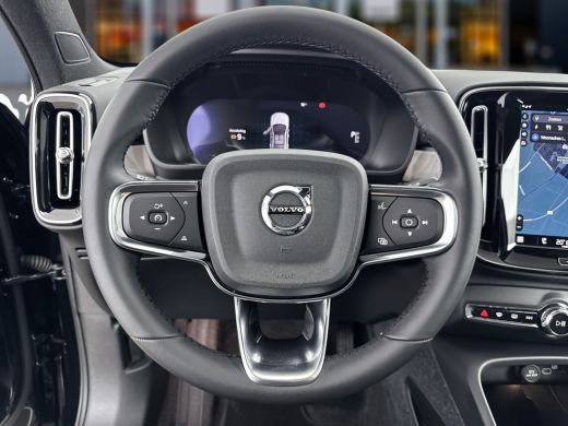 Volvo  C40 Single Motor Extended Range Plus | Panoramadak | Trekhaak | Adaptieve cruise | BLIS | Stoel/stuur... ActivLease financial lease