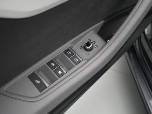 Audi A5 Cabriolet 35 TFSI S Line edition Stoelverwarming LED Matrix PDC Drive Select Dab 90 ActivLease financial lease
