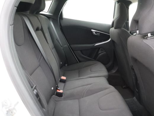 Volvo  V40 2.0 D2 120 PK EURO 6 + NAVIGATIE Volvo V40 2.0 D2 + NAVIGATIE | DIGITALE COCKPIT | CRUISE CONTROL ActivLease financial lease