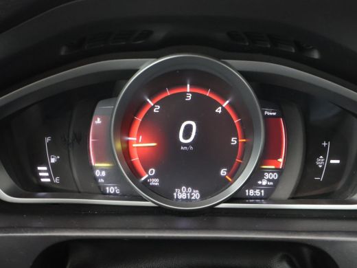 Volvo  V40 2.0 D2 120 PK EURO 6 + NAVIGATIE Volvo V40 2.0 D2 + NAVIGATIE | DIGITALE COCKPIT | CRUISE CONTROL ActivLease financial lease