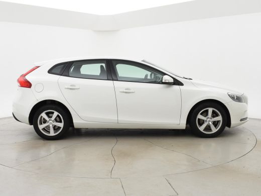 Volvo  V40 2.0 D2 120 PK EURO 6 + NAVIGATIE Volvo V40 2.0 D2 + NAVIGATIE | DIGITALE COCKPIT | CRUISE CONTROL ActivLease financial lease