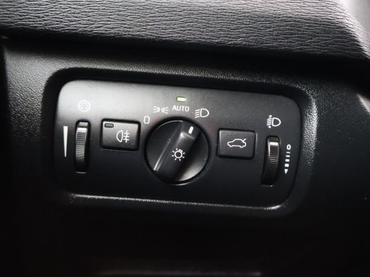 Volvo  V40 2.0 D2 120 PK EURO 6 + NAVIGATIE Volvo V40 2.0 D2 + NAVIGATIE | DIGITALE COCKPIT | CRUISE CONTROL ActivLease financial lease