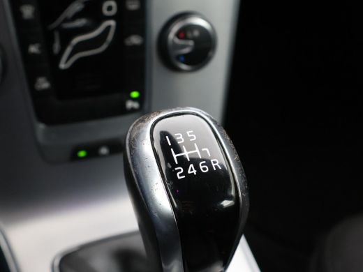 Volvo  V40 2.0 D2 120 PK EURO 6 + NAVIGATIE Volvo V40 2.0 D2 + NAVIGATIE | DIGITALE COCKPIT | CRUISE CONTROL ActivLease financial lease