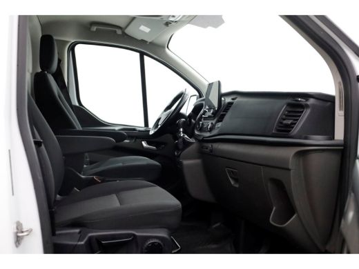 Ford Transit Custom 2.0 TDCI 130pk L2H1 Trend Airco/Navi/2x Schuifdeur Trekhaak 2800kg 03-2020 ActivLease financial lease