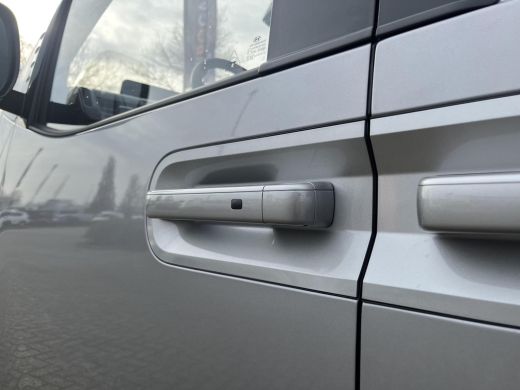 Hyundai Staria 1.6 T-GDI HEV | Uit voorraad leverbaar! | Ruimte voor 3 Euro pallets | ActivLease financial lease