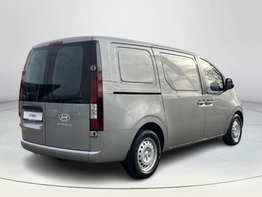 Hyundai Staria 1.6 T-GDI HEV | Uit voorraad leverbaar! | Ruimte voor 3 Euro pallets | ActivLease financial lease