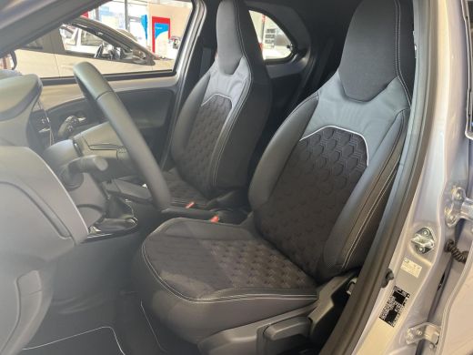 Toyota Aygo X 1.0 VVT-i MT JBL ActivLease financial lease