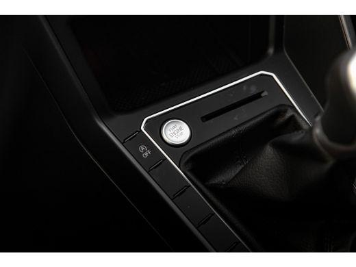 Volkswagen Polo Volkswagen R-Line Business Inclusief €2000,- inruilvoordeel + €1000,- korting | 'App-Connect' dra... ActivLease financial lease
