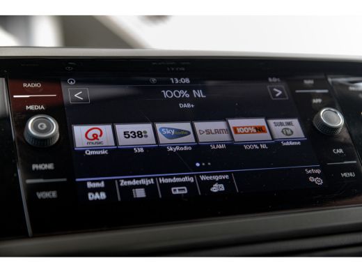 Volkswagen Polo Volkswagen R-Line Business Inclusief €2000,- inruilvoordeel + €1000,- korting | 'App-Connect' dra... ActivLease financial lease