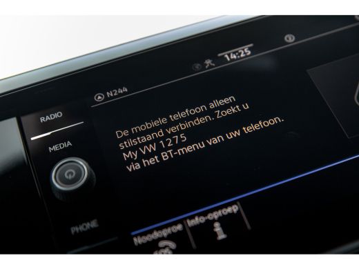 Volkswagen Polo Volkswagen R-Line Business Inclusief €2000,- inruilvoordeel + €1000,- korting | 'App-Connect' dra... ActivLease financial lease