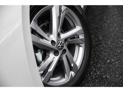 Volkswagen Polo Volkswagen R-Line Business Inclusief €2000,- inruilvoordeel + €1000,- korting | 'App-Connect' dra... ActivLease financial lease
