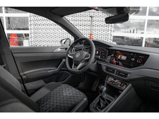 Volkswagen Polo Volkswagen R-Line Business Inclusief €2000,- inruilvoordeel + €1000,- korting | 'App-Connect' dra... ActivLease financial lease