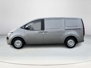 Hyundai Staria 1.6 T-GDI HEV | Uit voorraad leverbaar! | Ruimte voor 3 Euro pallets |