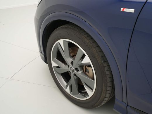 Audi Q4 e-tron 50 quattro S-Line edition 77 kWh 300pk Navigatie Camera Acc Stoelverwarming 20 ActivLease financial lease