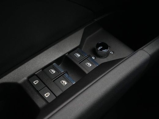 Audi Q4 e-tron 50 quattro S-Line edition 77 kWh 300pk Navigatie Camera Acc Stoelverwarming 20 ActivLease financial lease