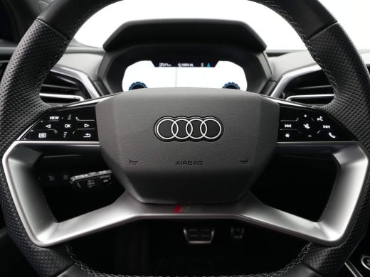 Audi Q4 e-tron 50 quattro S-Line edition 77 kWh 300pk Navigatie Camera Acc Stoelverwarming 20 ActivLease financial lease