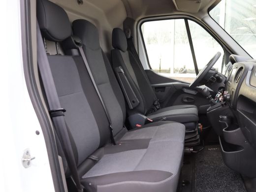 Renault Master T35 2.3 DCI 170 PK L3H2 | OPRIJPLAAT + LIER | LUCHTVERING | TREKHAAK | CAMERA | NAVIGATIE ActivLease financial lease