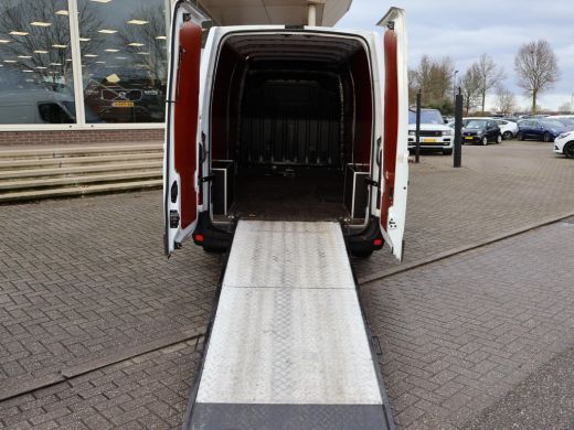Renault Master T35 2.3 DCI 170 PK L3H2 | OPRIJPLAAT + LIER | LUCHTVERING | TREKHAAK | CAMERA | NAVIGATIE ActivLease financial lease