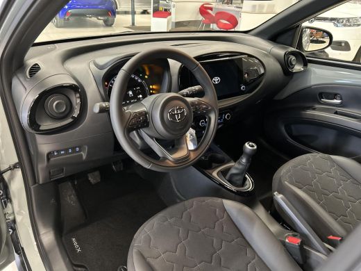 Toyota Aygo X 1.0 VVT-i MT Envy ActivLease financial lease