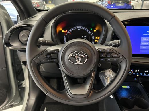 Toyota Aygo X 1.0 VVT-i MT Envy ActivLease financial lease