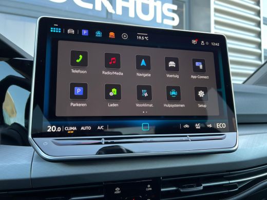 Volkswagen Golf Volkswagen Life Edition eHybrid | 'App-Connect' draadloze smartphone integratie | Achterbank in o... ActivLease financial lease