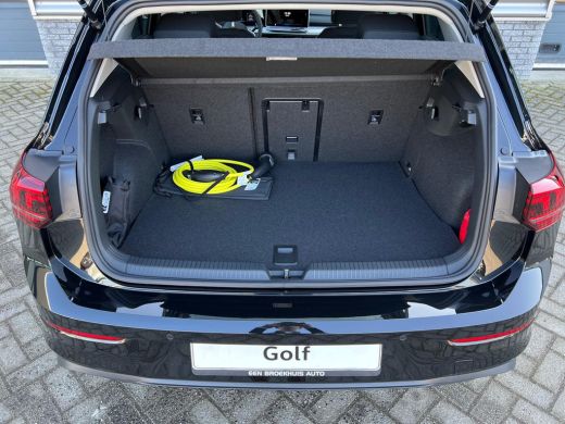 Volkswagen Golf Volkswagen Life Edition eHybrid | 'App-Connect' draadloze smartphone integratie | Achterbank in o... ActivLease financial lease