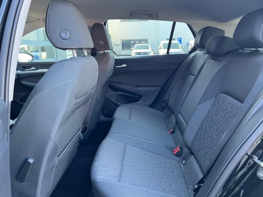Volkswagen Golf Volkswagen Life Edition eHybrid | 'App-Connect' draadloze smartphone integratie | Achterbank in o... ActivLease financial lease
