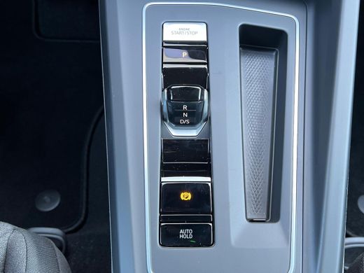 Volkswagen Golf Volkswagen Life Edition eHybrid | 'App-Connect' draadloze smartphone integratie | Achterbank in o... ActivLease financial lease