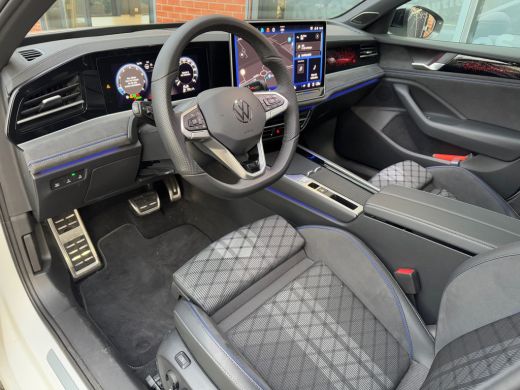 Volkswagen Passat Variant 1.5 eTSI 150pk DSG R-Line Edition | Panoramadak | Harman Kardon Audio ActivLease financial lease