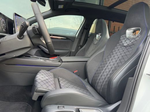 Volkswagen Passat Variant 1.5 eTSI 150pk DSG R-Line Edition | Panoramadak | Harman Kardon Audio ActivLease financial lease