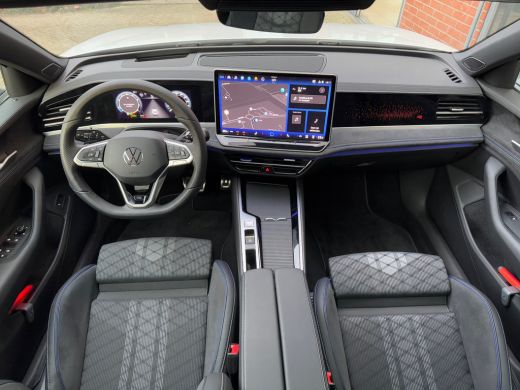 Volkswagen Passat Variant 1.5 eTSI 150pk DSG R-Line Edition | Panoramadak | Harman Kardon Audio ActivLease financial lease