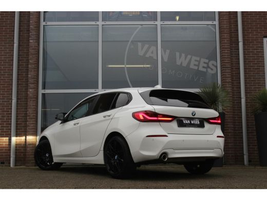 BMW 1-serie 118i F40 Executive Edition | Automaat | 1e eigenaar | NL auto | BTW auto | LED | Carplay | DAB | Sportstuur | Stoelverwarming | ➡️ ActivLease financial lease