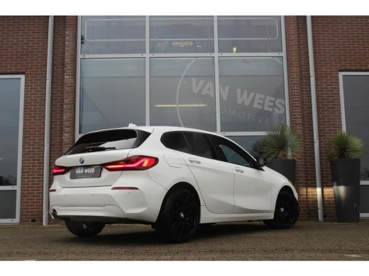 BMW 1-serie 118i F40 Executive Edition | Automaat | 1e eigenaar | NL auto | BTW auto | LED | Carplay | DAB | Sportstuur | Stoelverwarming | ➡️ ActivLease financial lease