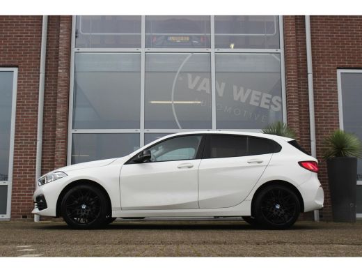 BMW 1-serie 118i F40 Executive Edition | Automaat | 1e eigenaar | NL auto | BTW auto | LED | Carplay | DAB | Sportstuur | Stoelverwarming | ➡️ ActivLease financial lease