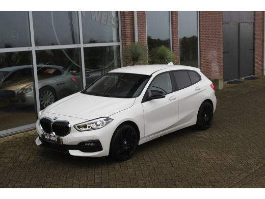 BMW 1-serie 118i F40 Executive Edition | Automaat | 1e eigenaar | NL auto | BTW auto | LED | Carplay | DAB | Sportstuur | Stoelverwarming | ➡️ ActivLease financial lease