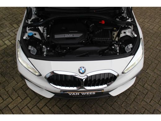 BMW 1-serie 118i F40 Executive Edition | Automaat | 1e eigenaar | NL auto | BTW auto | LED | Carplay | DAB | Sportstuur | Stoelverwarming | ➡️ ActivLease financial lease