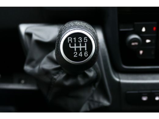Citroën Jumper 2.2 BLUEHDI 120PK L2H2 3.3T / NAVI / CLIMA / PDC / TREKHAAK / LAADVLOER / BLUETOOTH / CRUISECONTR... ActivLease financial lease