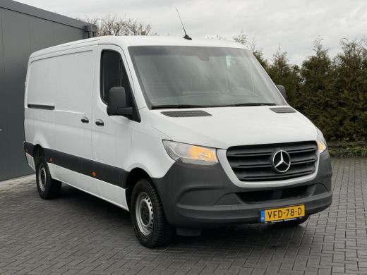 Mercedes Sprinter 314 CDI 143 PK RWD 3.5T / L2H1 / 1e EIG. / AIRCO / CRUISE / GEVEERDE STOEL ActivLease financial lease