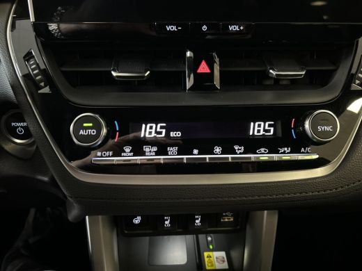 Toyota Corolla Cross Hybrid 200 Style ActivLease financial lease