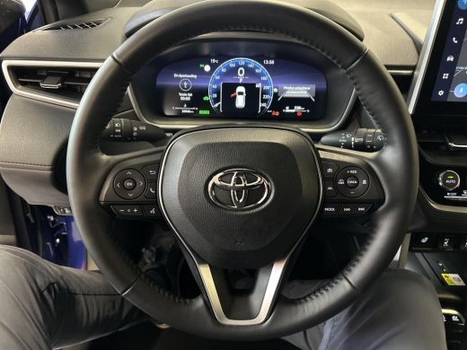Toyota Corolla Cross Hybrid 200 Style ActivLease financial lease