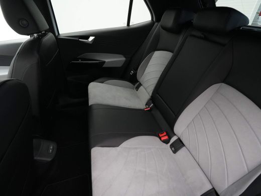 Volkswagen ID.3 Pro Edition 58 kWh Navigatie Camera Clima Stoelverwarming 243 ActivLease financial lease