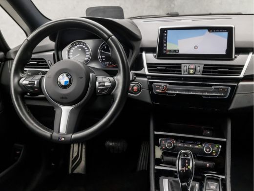 BMW 2 Serie Gran Tourer 218i M Sport Automaat (GROOT NAVI, M PAKKET, HEAD-UP DISPLAY, LEDER, SFEERVERLICHTING... ActivLease financial lease