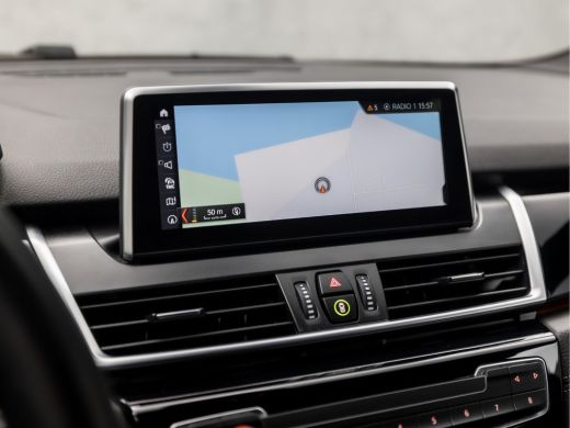 BMW 2 Serie Gran Tourer 218i M Sport Automaat (GROOT NAVI, M PAKKET, HEAD-UP DISPLAY, LEDER, SFEERVERLICHTING... ActivLease financial lease