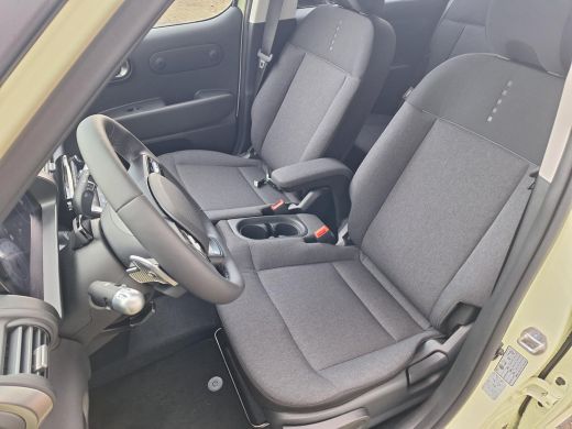 Hyundai Inster Pulse 49 kWh | Winterpack | Stoel/stuur verwarming | Achteruitrij camera | lichtmetalen velgen | ActivLease financial lease